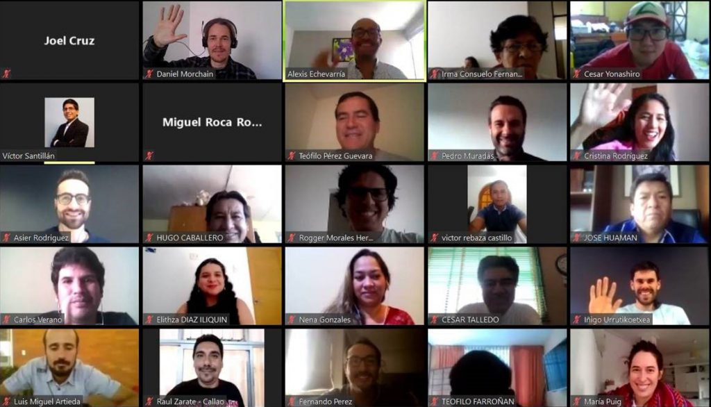 Capture d'écran montrant les participants à la réunion virtuelle organisée par le ministère péruvien de l'environnement le 23 avril.