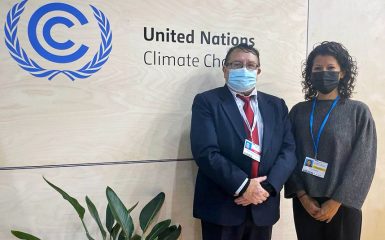 el Viceministro peruano, Alfredo Maman, y la Directora del Programa de Resiliencia del IISD, Anne Hammill.